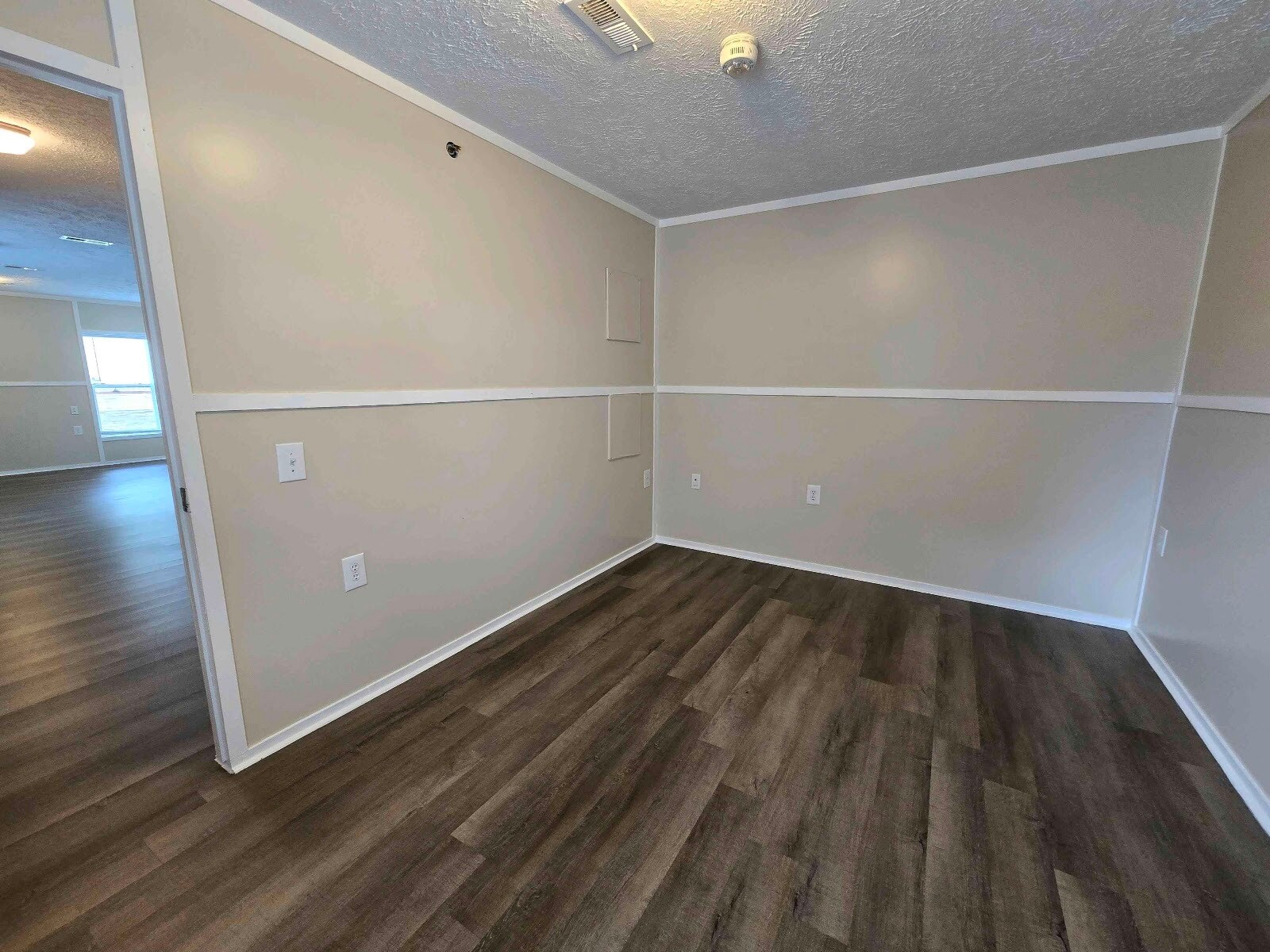 Building Photo - 709 N Collins Fwy