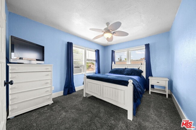 Building Photo - 5732 6th Ave