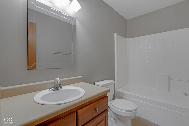 Building Photo - 6318 Pickwick Ct