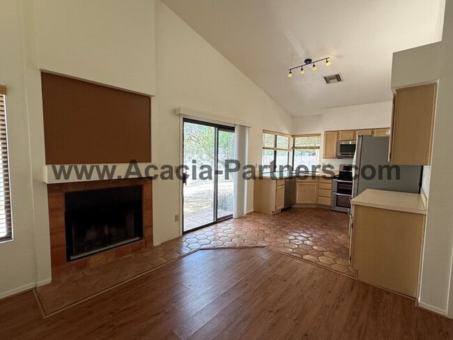 Building Photo - Three Bedroom/Two Bath Home