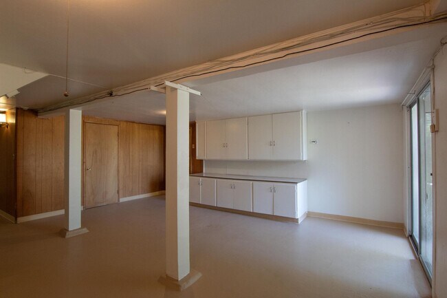 Building Photo - Spacious Custom Redding Home with Characte...