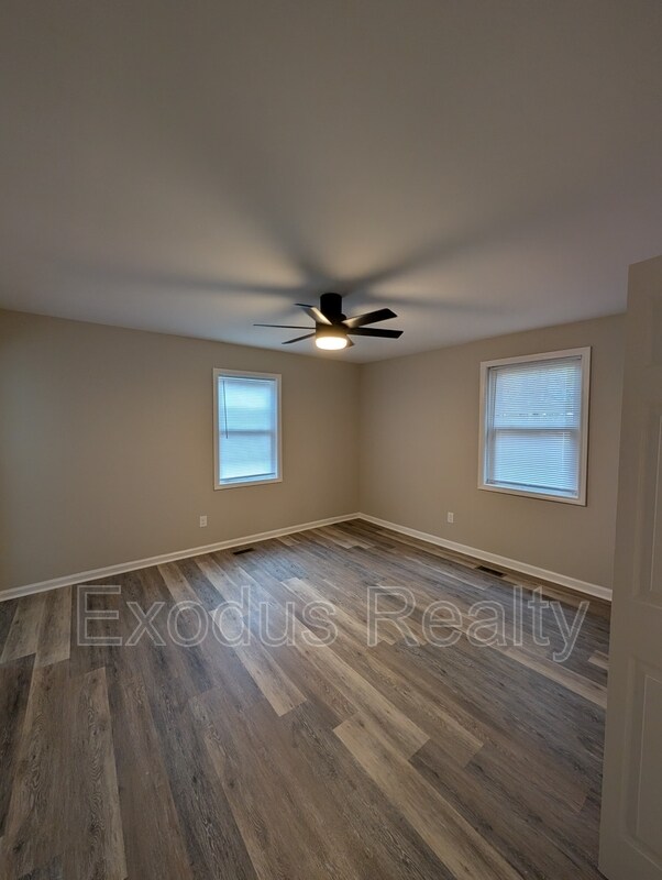 Building Photo - 414 Maple Ave