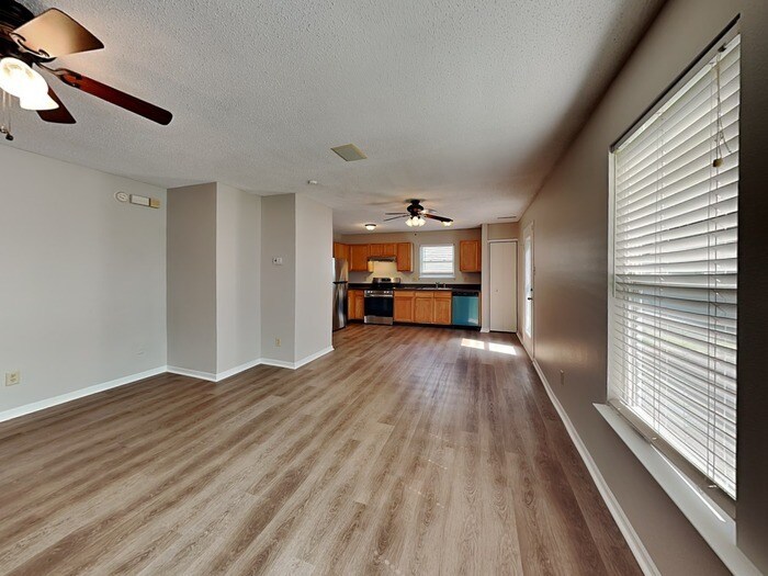 Building Photo - 6917 Earlswood Dr