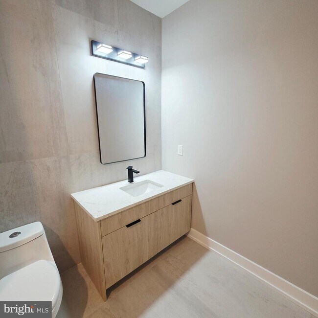 Building Photo - 714 Chestnut St