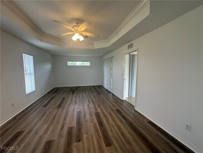 Building Photo - 3929 NW 42nd Ave