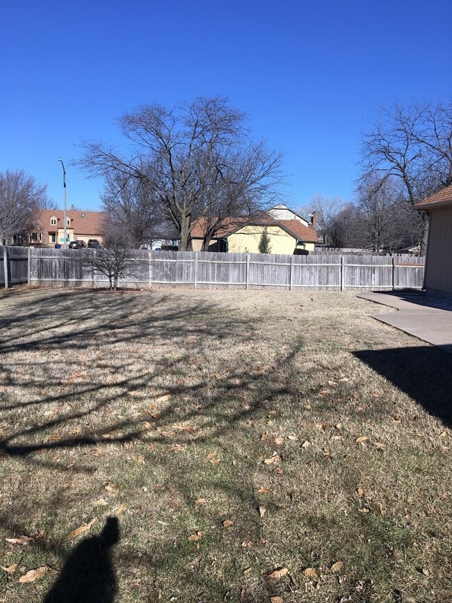 Building Photo - 7511 E 24th Ct N