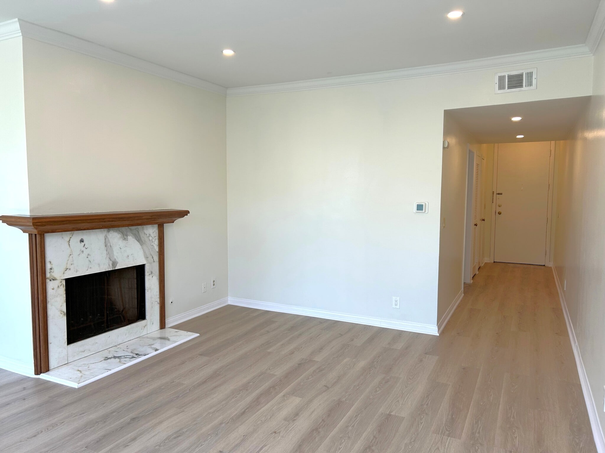 Building Photo - 1375 Kelton Ave