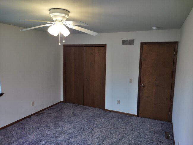 Bedroom 2 upstairs - 3810 Gettysburg St