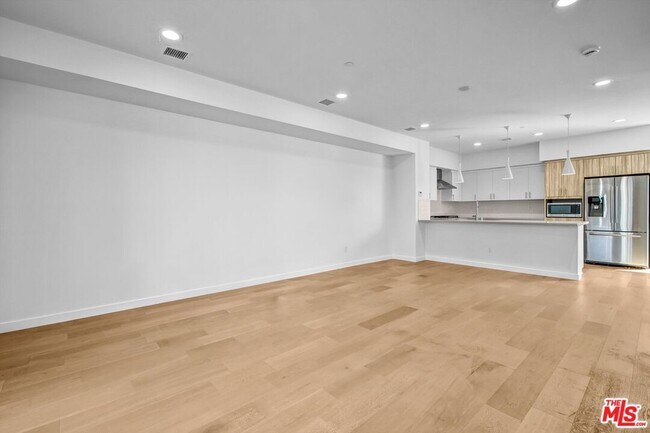 Building Photo - 1240 Gordon St