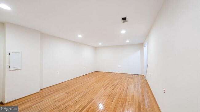 Building Photo - 12140 Bentridge Pl