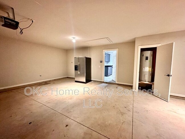 Building Photo - 2412 SE 92nd Terrace