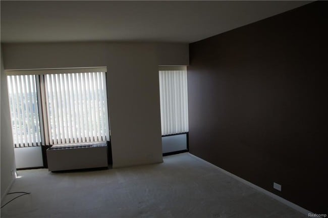 Building Photo - 5000 Town Center Dr
