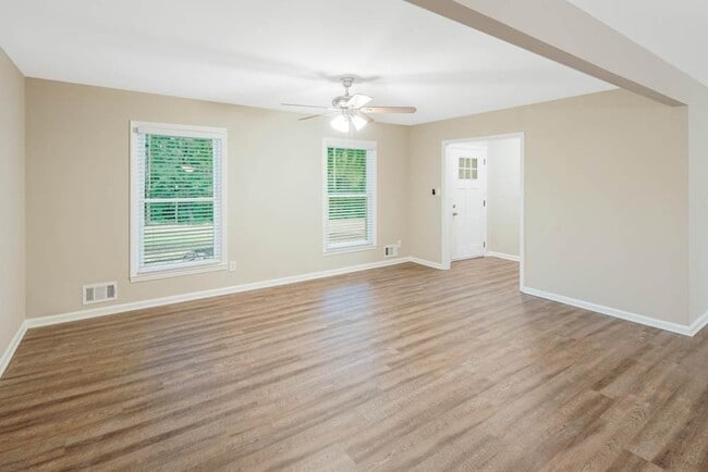 Building Photo - 3915 Amsbury Dr