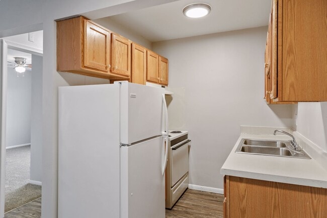 Building Photo - 912 22nd Ave