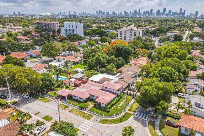 Building Photo - 1841 SW 29th Ave