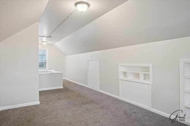 Building Photo - $1,200 -  3 bedroom Bungalow