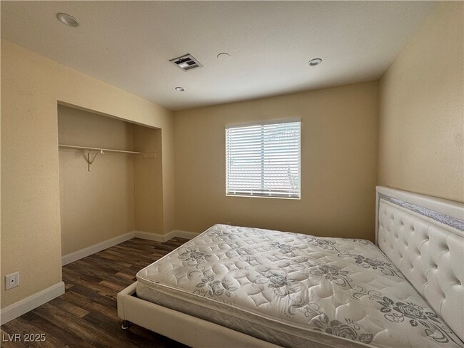 Building Photo - 4454 Bertram Ln