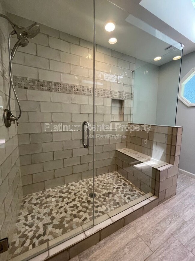 Building Photo - 4186 Nowata Dr NE