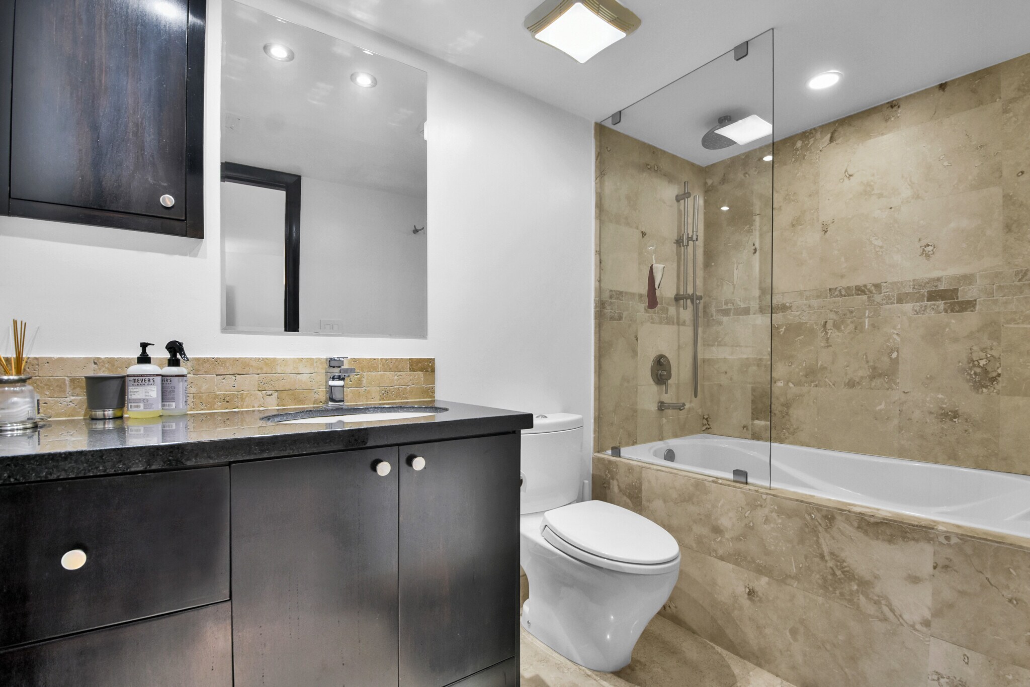 Building Photo - 2401 Collins Ave