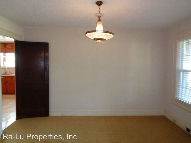 Building Photo - 3 br, 1 bath House - 2881 Hwy 66 South