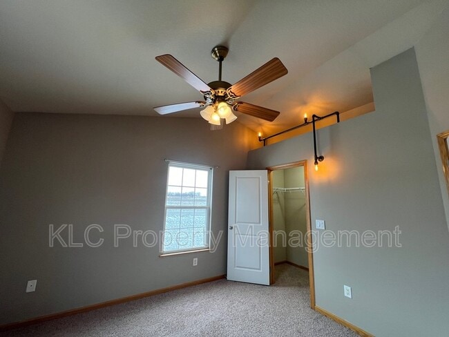 Building Photo - 1104 Flagstone Ln