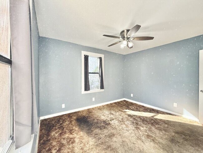 Building Photo - 1828 20th Ave S