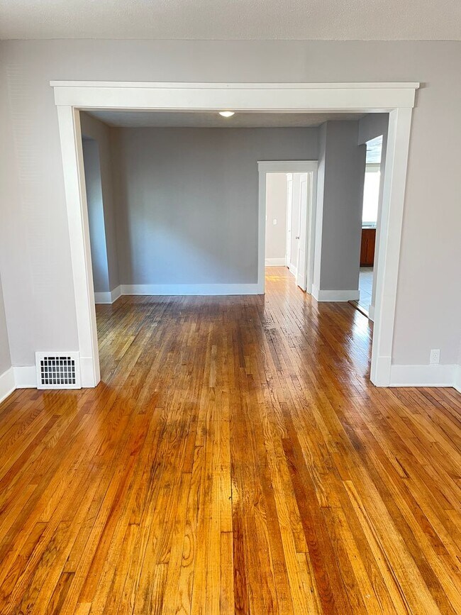 Building Photo - Florence/Minne Lusa 4 bed 2 bath house 160...