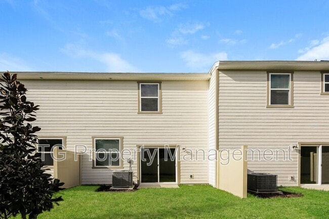 Building Photo - 140 Beach Palm Ct