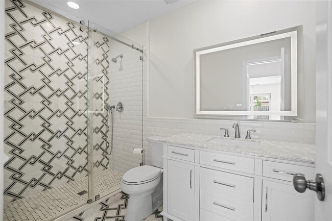 Building Photo - 2116 SE 18th St