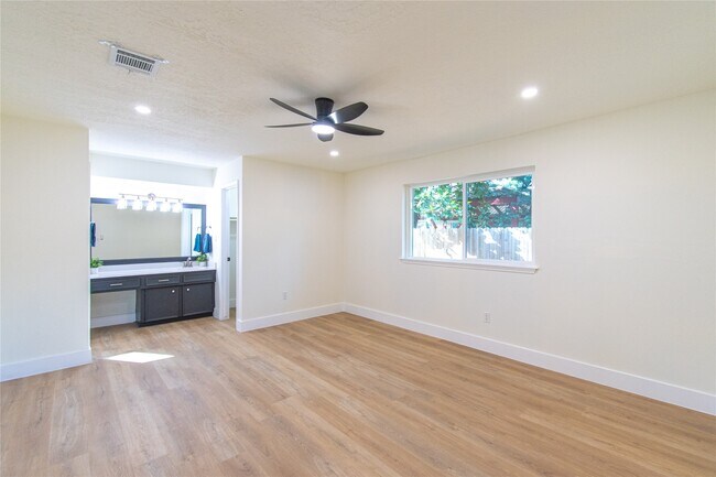 Building Photo - 822 Red Rock Canyon Dr