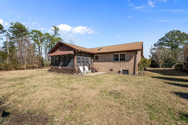 Building Photo - 6115 Gondolier Dr