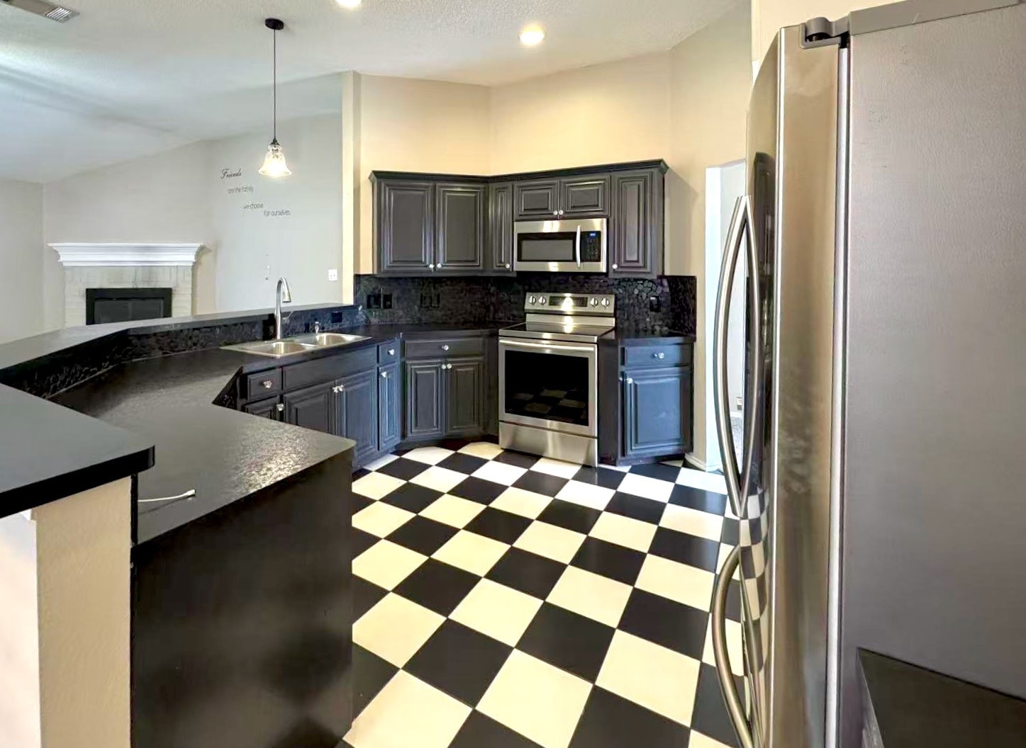 Kitchen - 1606 Tyler Ter