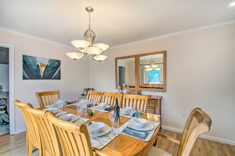 Building Photo - 703 10th St