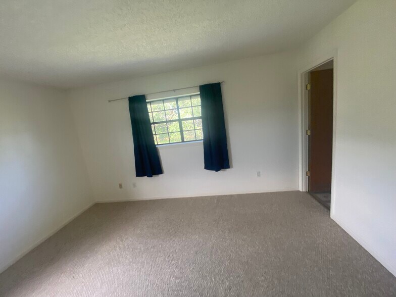 Building Photo - 5 Bogey Cir