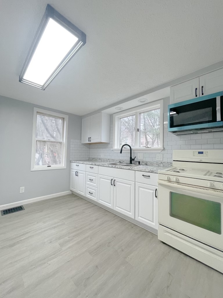 Building Photo - 120 Diatreta Ln