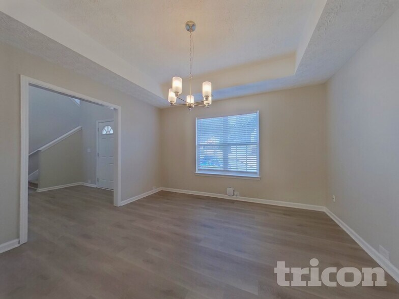 Building Photo - 6754 Clearstream Way