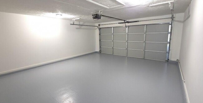 Building Photo - 984 Pointers Way