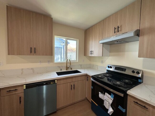Building Photo - 7227 Forbes Ave