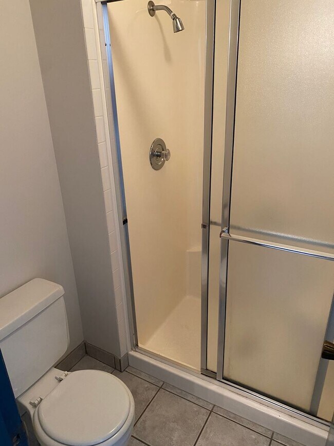Building Photo - Fully Updated 3 Bedroom 3 Bath Townhouse with 2 Stall Attatched Garage