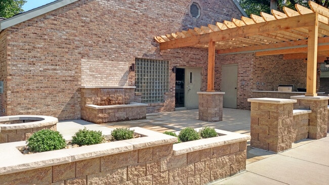 Building Photo - Ginger Creek Apartments