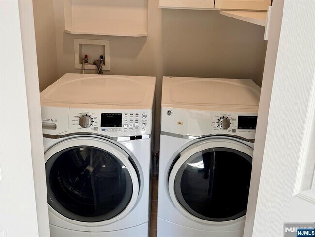 Building Photo - 230 Milford Ave.