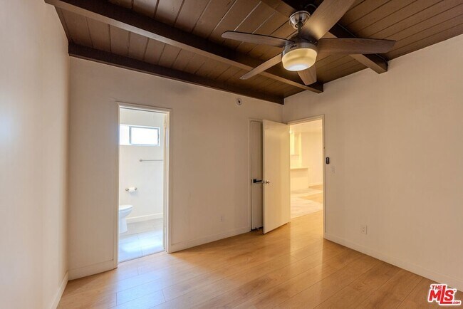 Building Photo - 837 Sunset Ave