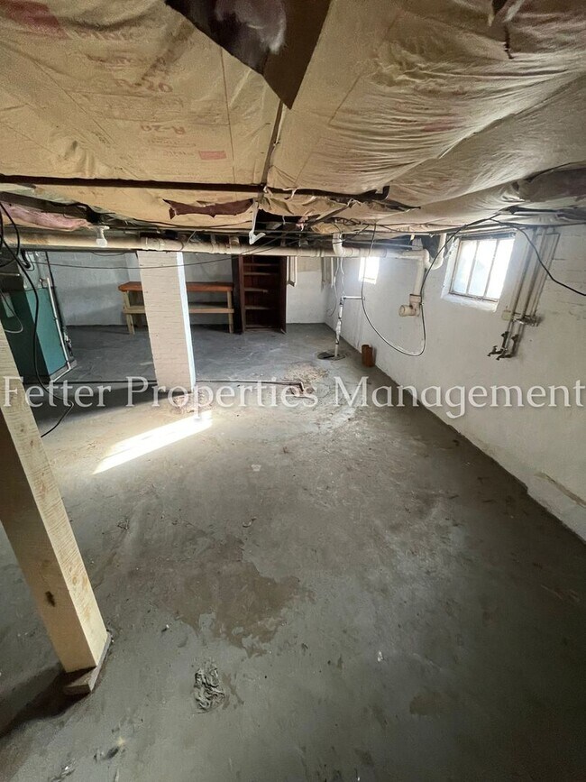 Building Photo - 1651 Burdette Ave