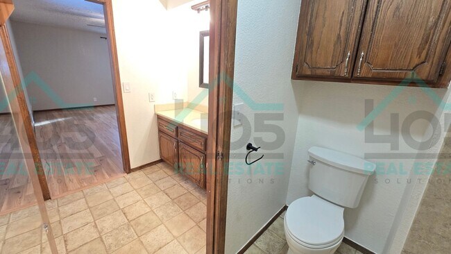 Building Photo - 3 Bedroom in Harrah