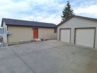 Building Photo - Newer 2 Bed 1 Bath Duplex With A View