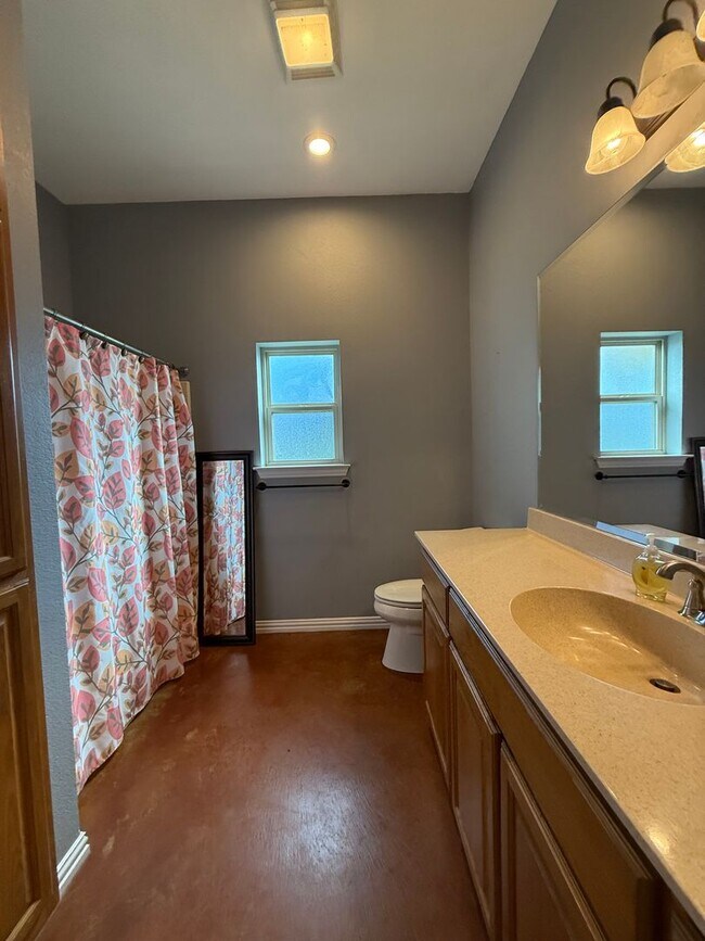 Building Photo - Acreage - HORSE PROPERTY - Peaceful Country Living