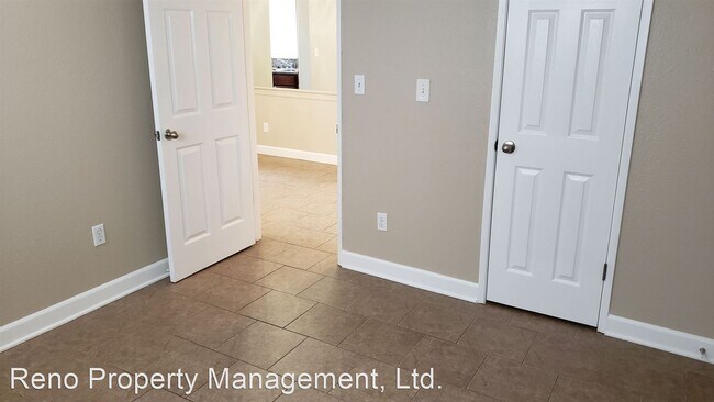 Building Photo - 2 br, 1 bath House - 2173 Kietzke Ln Unit A
