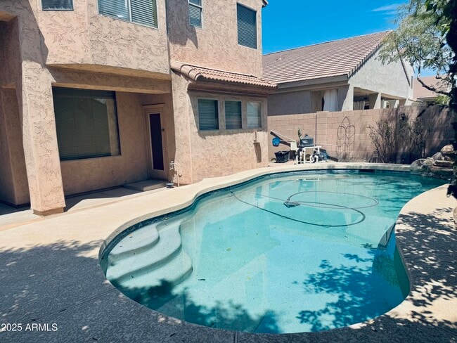 Building Photo - 7657 E San Fernando Dr