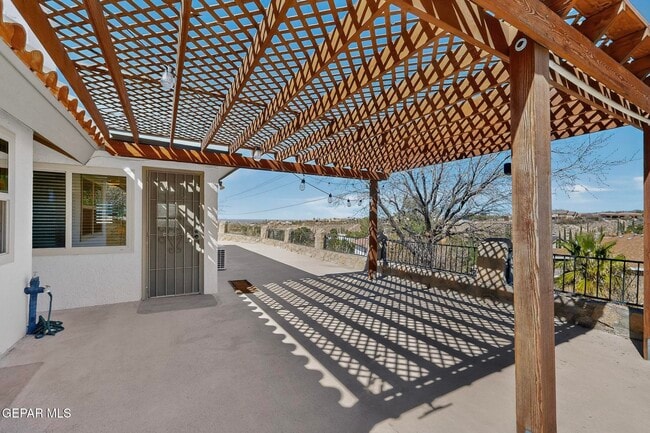 Building Photo - 851 Dulce Tierra Dr