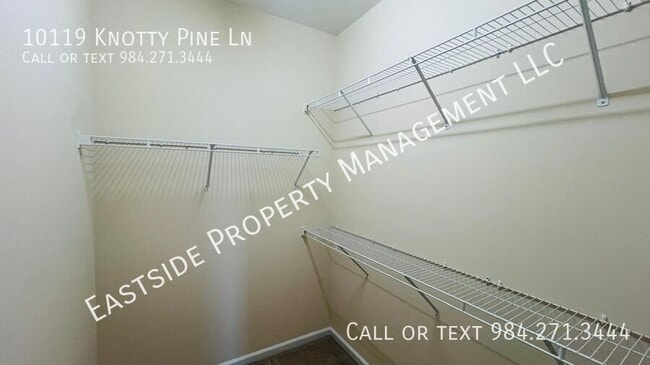 Building Photo - 10119 Knotty Pine Ln